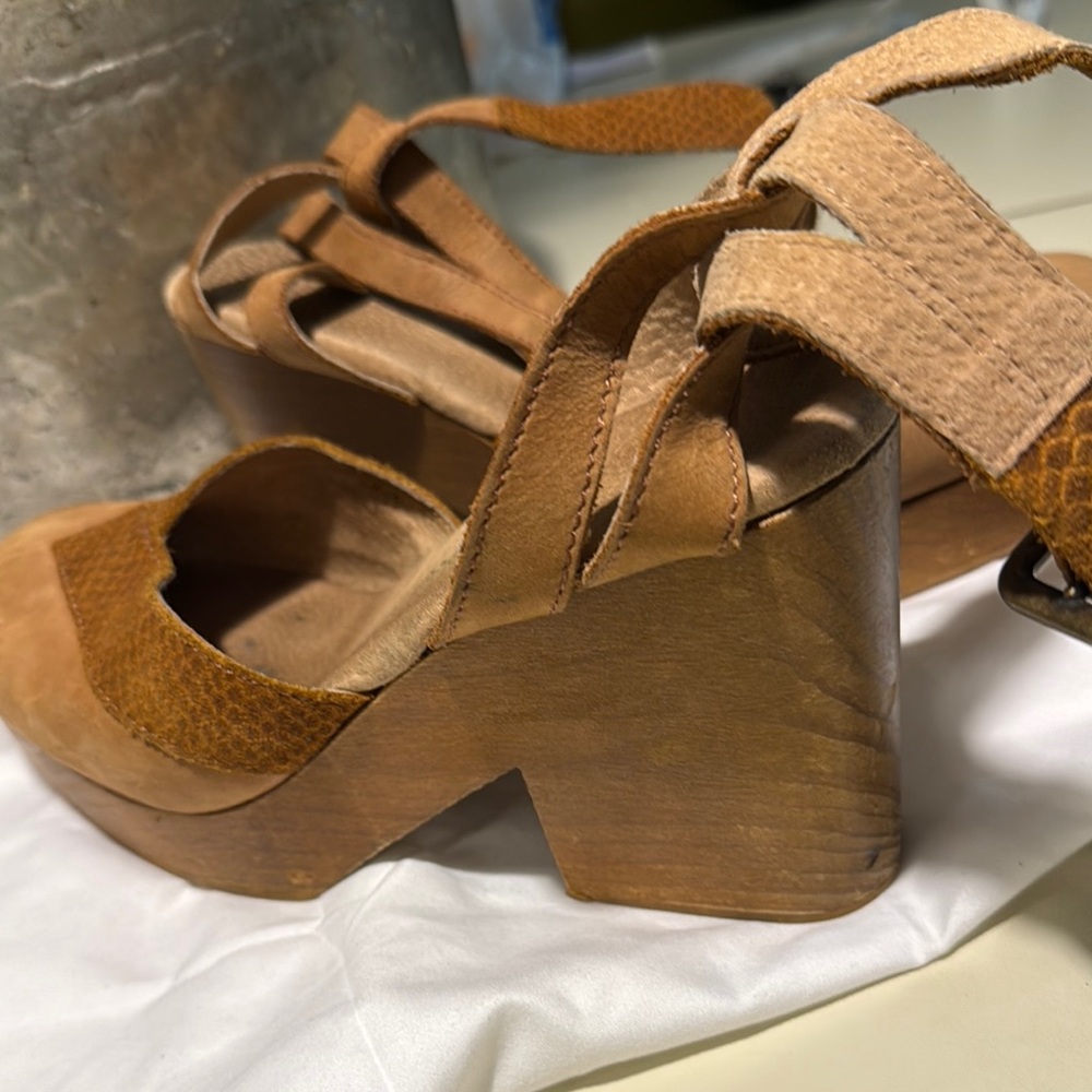 Frye women ( clog )